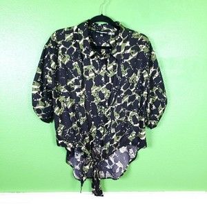 Karl Lagerfeld Women's Camo Dotted Button Up Front knot Shirt size Large